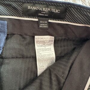 Banana Republic Aiden Fit Trousers in Black